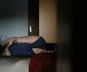 Kızıl saçlı ve genç bir klasik retro porn adam,